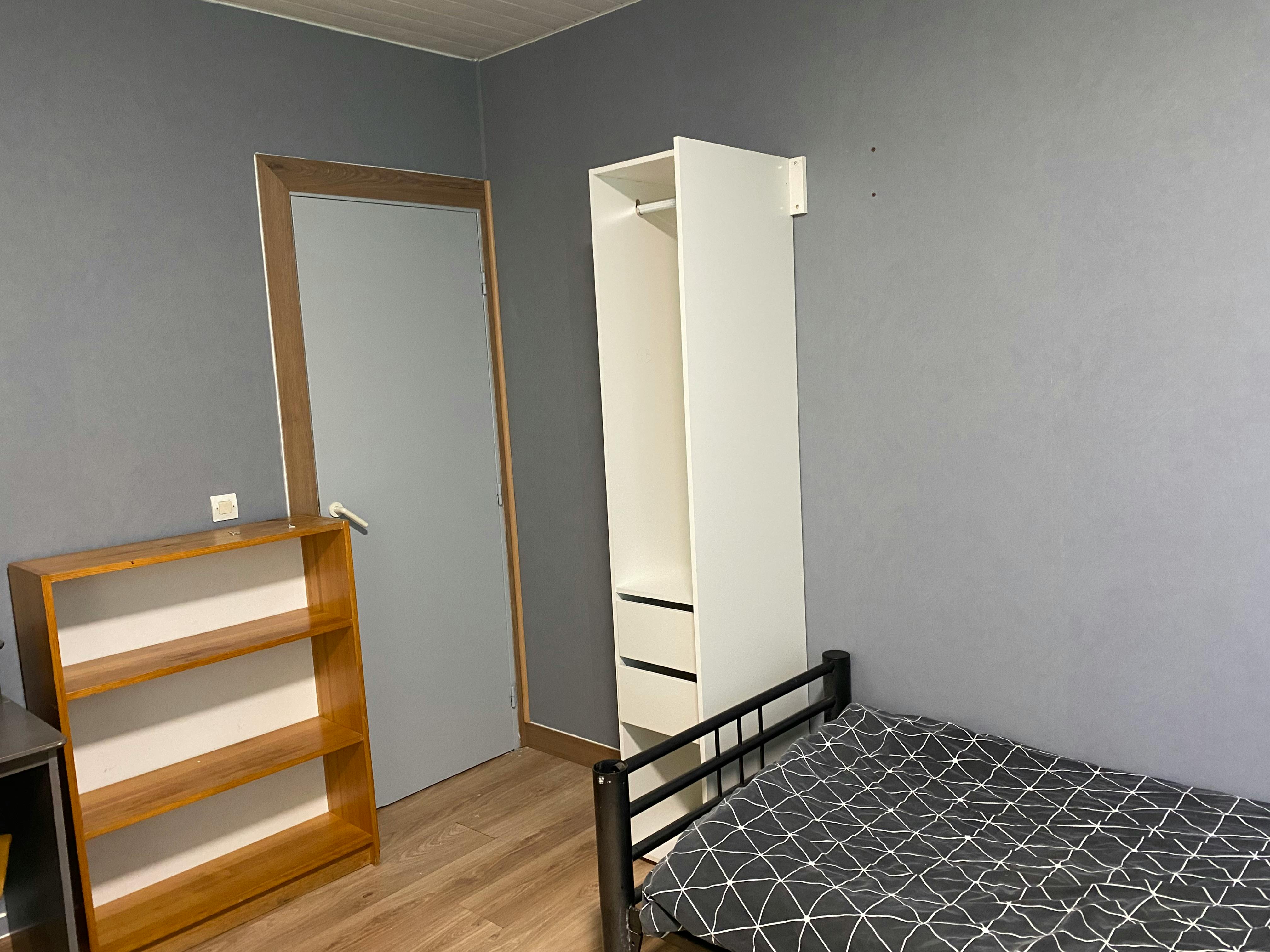 Delat rum att hyra för 350 € i månaden i Savigny-sur-Orge, Grande Rue