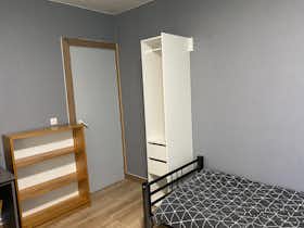 Mehrbettzimmer zu mieten für 350 € pro Monat in Savigny-sur-Orge, Grande Rue