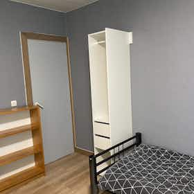 Общая комната сдается в аренду за 350 € в месяц в Savigny-sur-Orge, Grande Rue