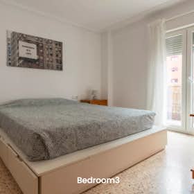 Private room for rent for €400 per month in Valencia, Calle Carolina Álvarez