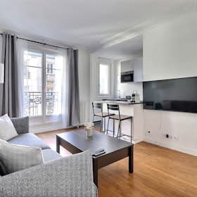 Apartment for rent for €1,594 per month in Paris, Rue Vauvenargues