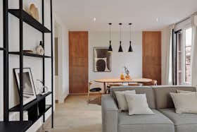 Apartment for rent for €3,777 per month in Barcelona, Carrer de Còrsega