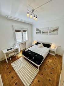私人房间 正在以 €375 的月租出租，其位于 Pamplona, Calle de Abejeras
