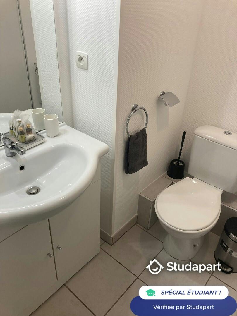 Private room for rent on Avenue des Herbettes, Toulouse
