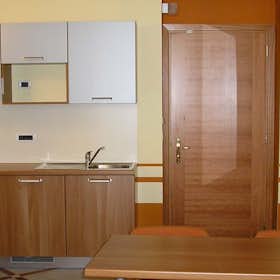 Apartment for rent for €880 per month in Turin, Via Nizza