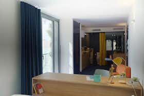 单间公寓 正在以 €1,300 的月租出租，其位于 Alicante, Avenida Alfonso X el Sabio