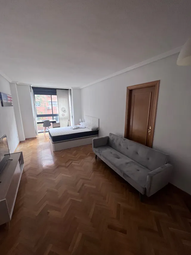 Private room in Calle Ladera de los Almendros, Madrid (1446118) room image 2