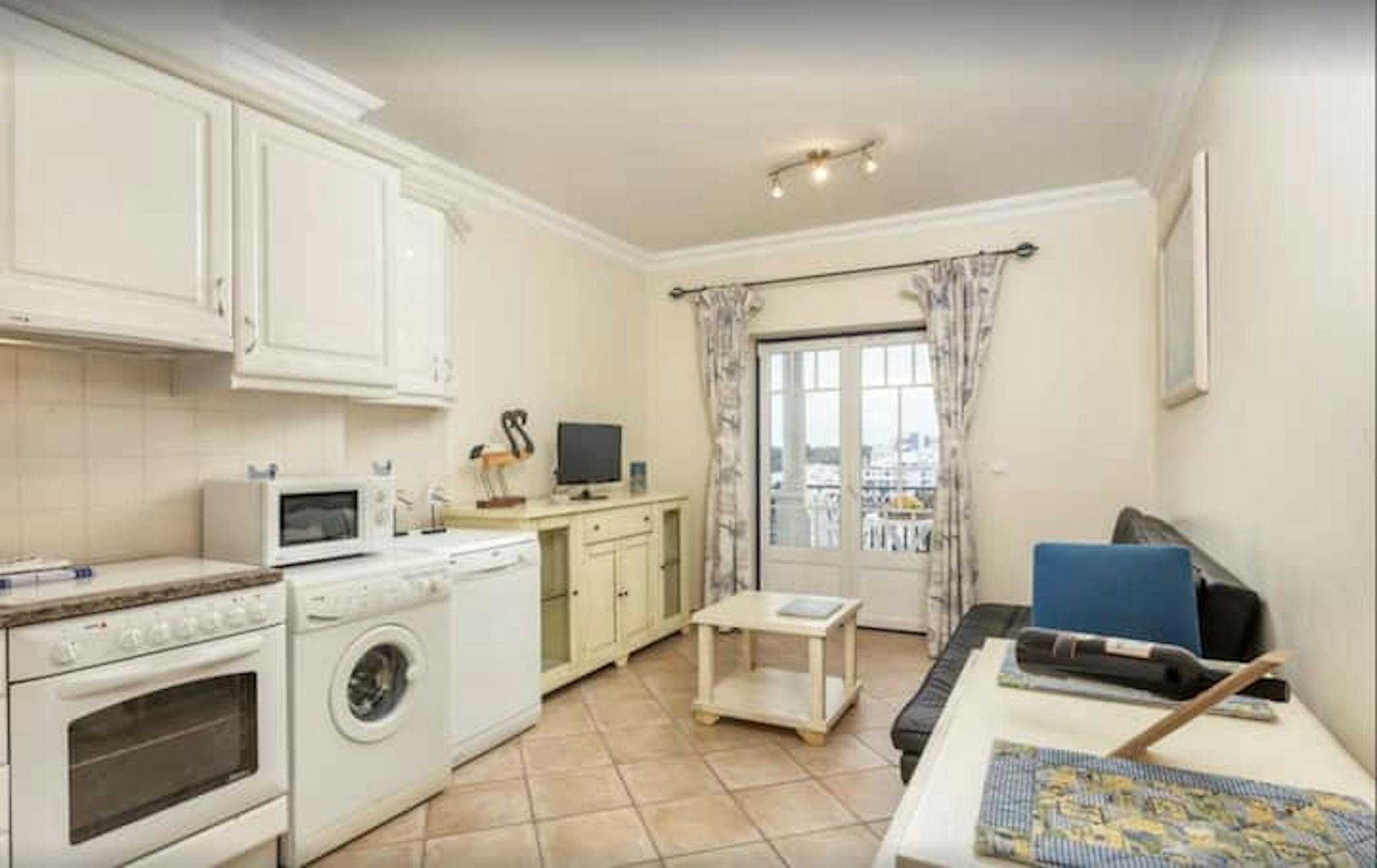 Rua da Pedra dos Bicos, Albufeira preview