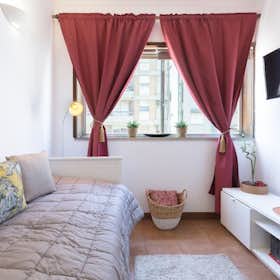 Apartment for rent for €999 per month in Vila Nova de Gaia, Rua do Doutor Alfredo Faria Magalhães