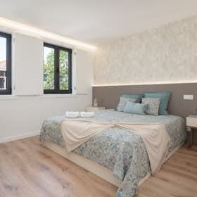 Apartment for rent for €999 per month in Porto, Rua do Paraíso