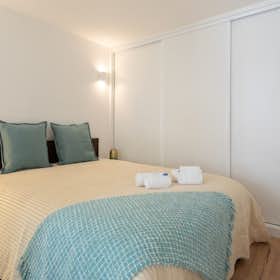 Apartment for rent for €999 per month in Porto, Rua da Picaria