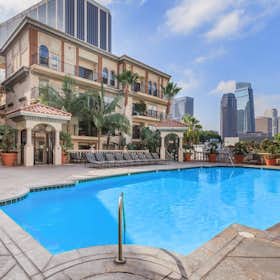 Apartament de închiriat pentru $3,500 pe lună în Los Angeles, W 3rd St