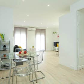 Apartment for rent for €1,495 per month in Barcelona, Carrer de Vallhonrat