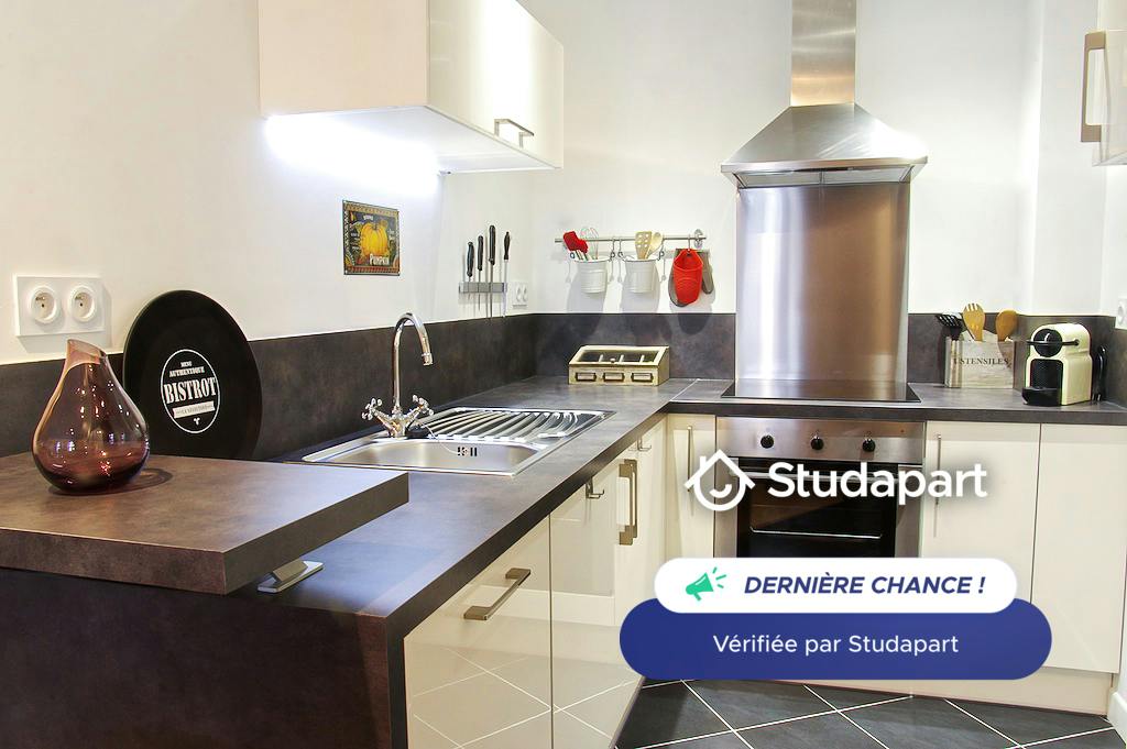 Apartment in Bordeaux, Bordeaux, Port de la Lune - More