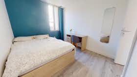 Privé kamer te huur voor € 460 per maand in Nîmes, Rue Vaissette