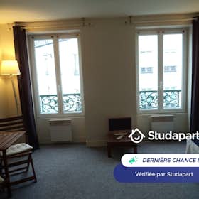 Apartment for rent for €1,100 per month in Paris, Rue des Entrepreneurs