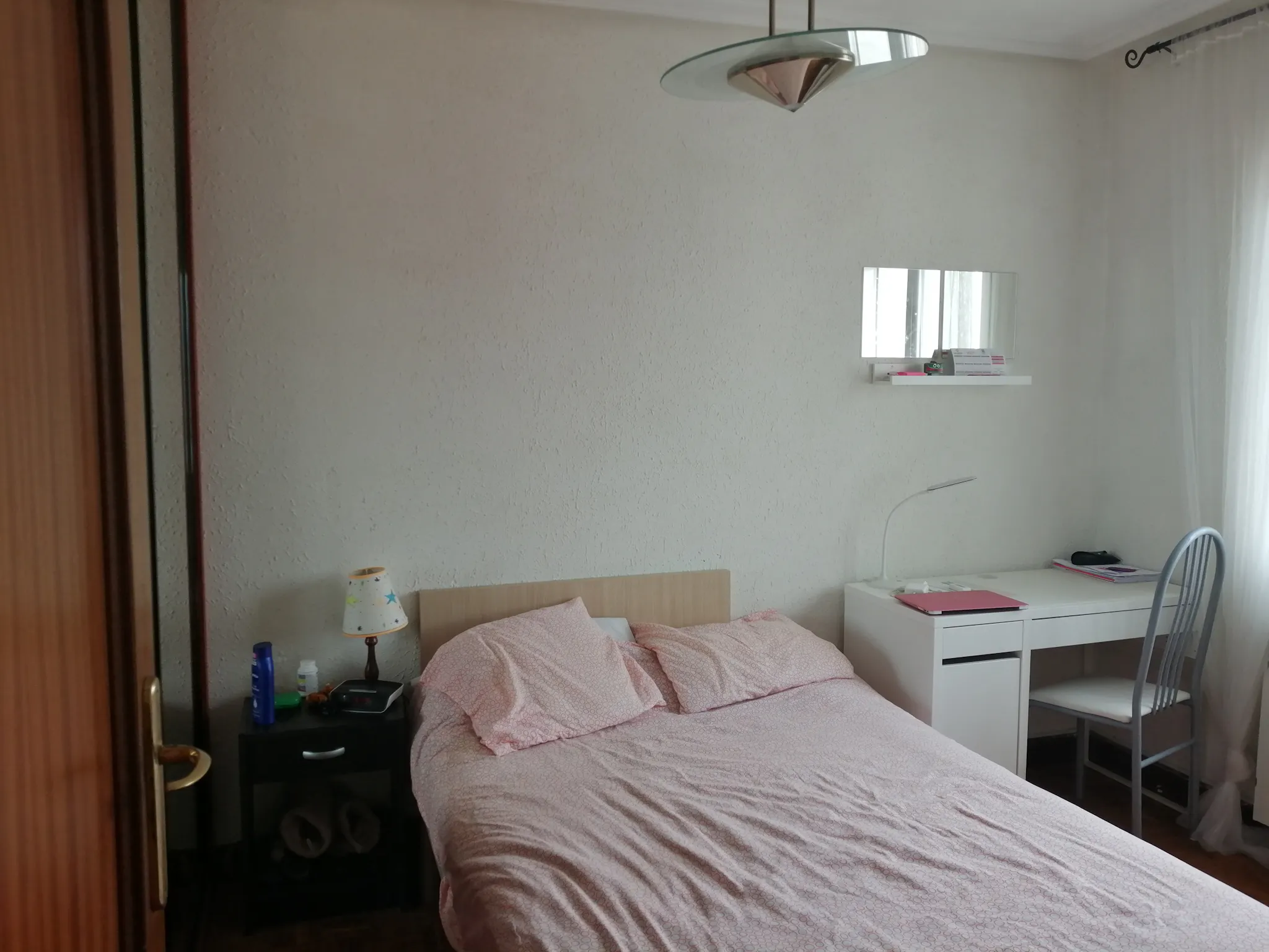 Private room in Travesía de Jesús Guridi, Pamplona 1