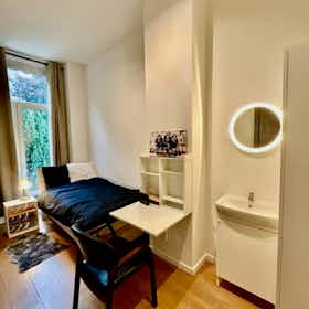 Private room for rent for €599 per month in Ixelles, Rue Malibran