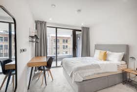 Appartement te huur voor £ 2.945 per maand in London, Hackney Road