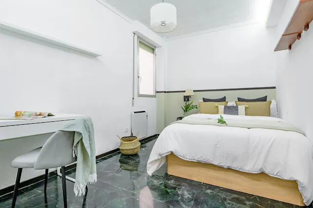 Private room in Carrer de Sogorb, Valencia (1446960) room image 1
