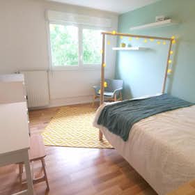 Private room for rent for €599 per month in Cenon, Rue Pierre Benoit