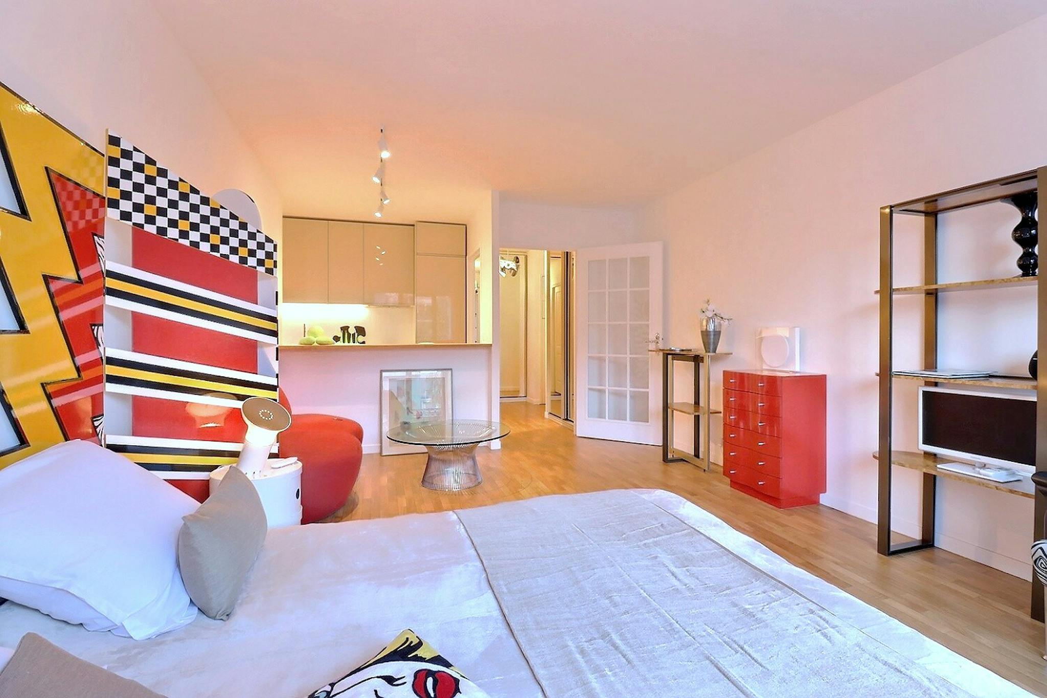 Rue Saint Charles, Paris preview