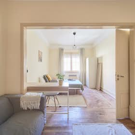 Private room for rent for €800 per month in Lisbon, Avenida Guerra Junqueiro