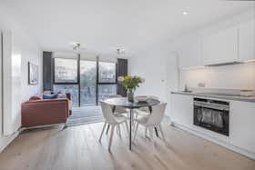 Appartement te huur voor £ 2.291 per maand in London, Highgate Hill