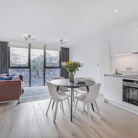 Apartamento para alugar por £ 2.295 por mês em London, Highgate Hill