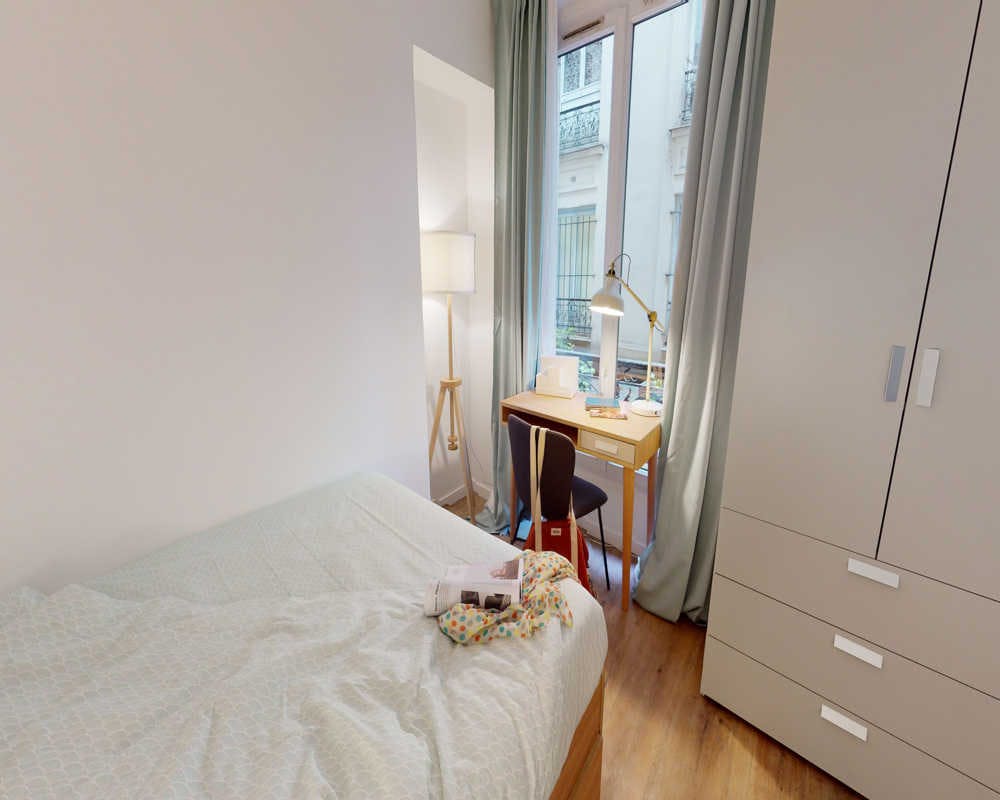 Boulevard Marguerite de Rochechouart, Paris preview