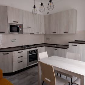 Private room for rent for €500 per month in Turin, Via Arnaldo da Brescia