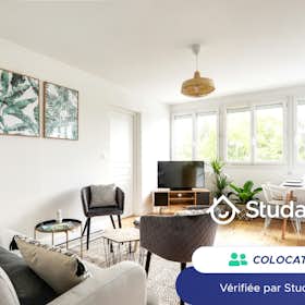 Private room for rent for €425 per month in Rennes, Square des Cloteaux
