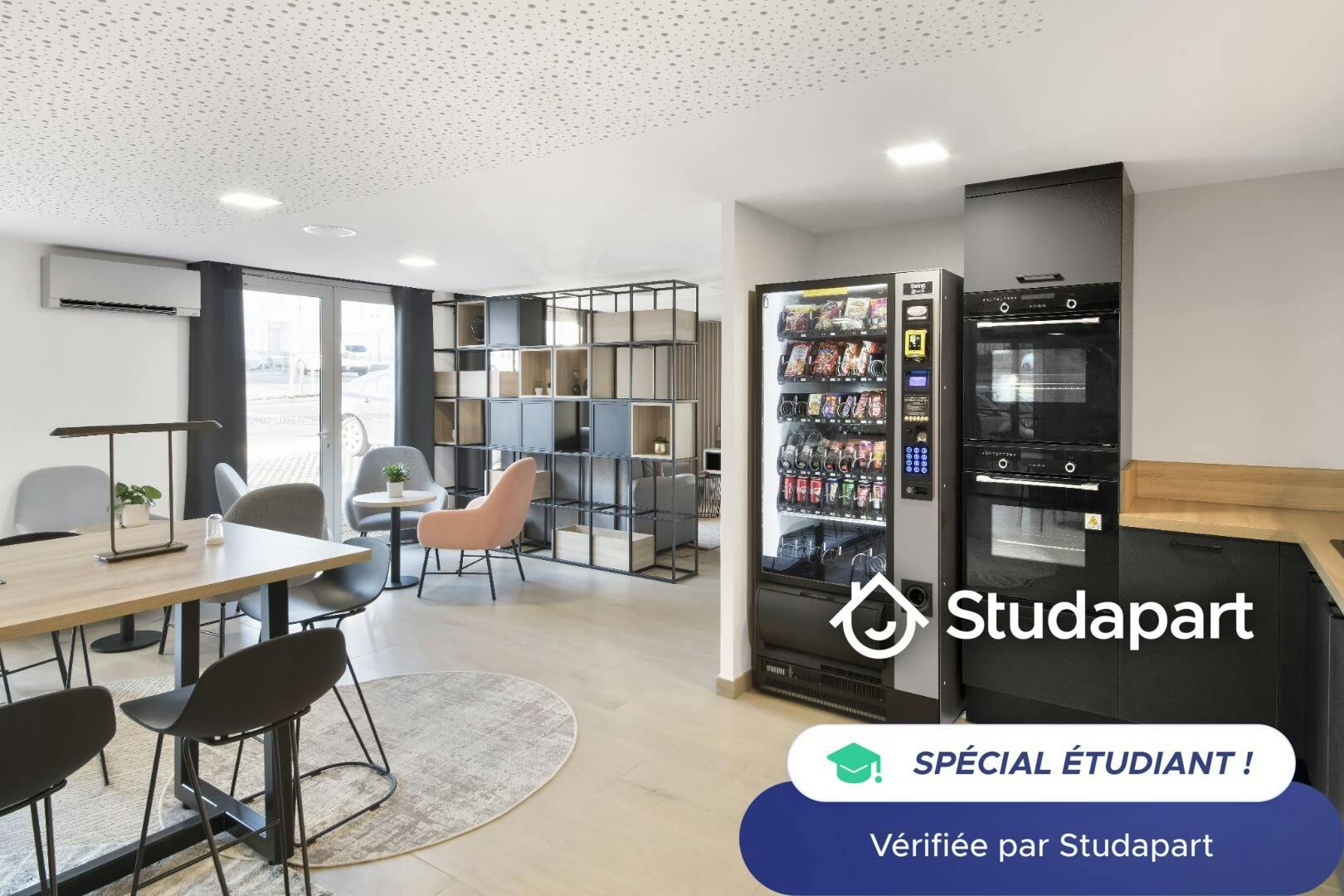 Private room for rent for €713 per month in Villenave-d’Ornon, Rue Yvon Mansencal