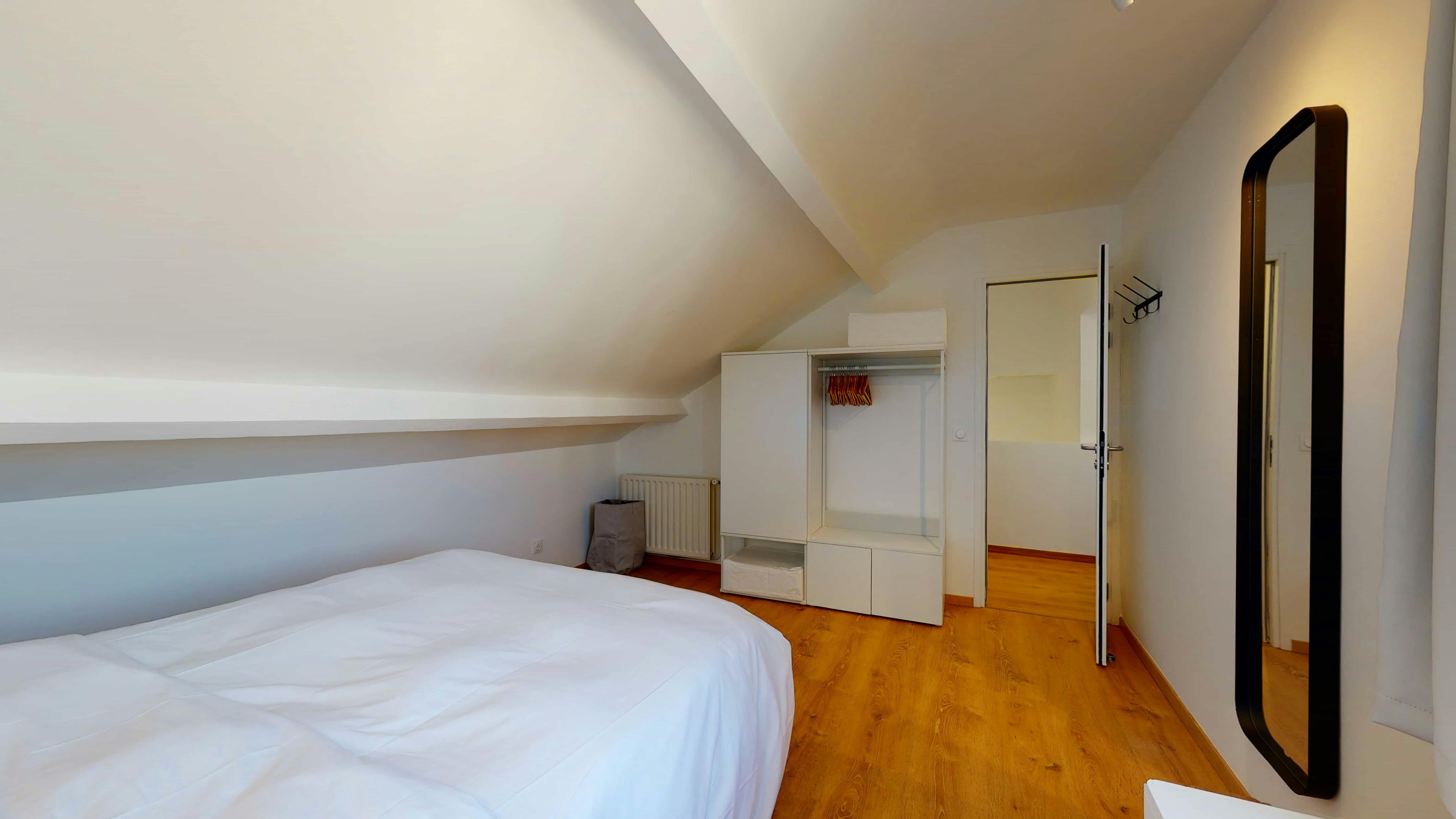 Apartment Suresnes, 250m² — photo 367