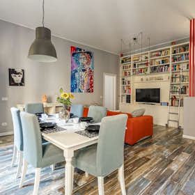 Apartment for rent for €2,600 per month in Milan, Via Eugenio Carpi