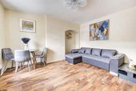 Casa in affitto a 3.494 £ al mese a Dagenham, Lodge Avenue