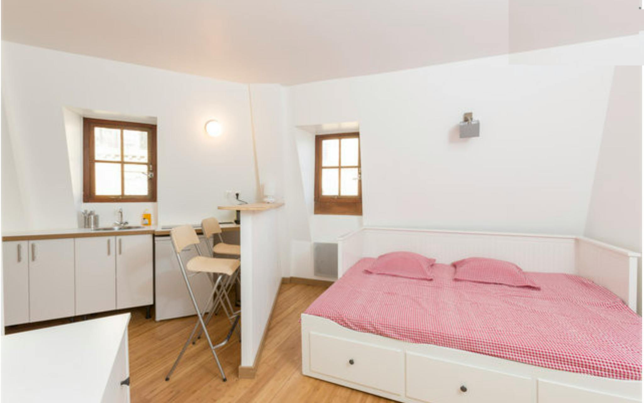 Rue des Saussaies, Paris preview
