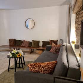 Apartment for rent for €3,500 per month in Rome, Via del Portico d'Ottavia