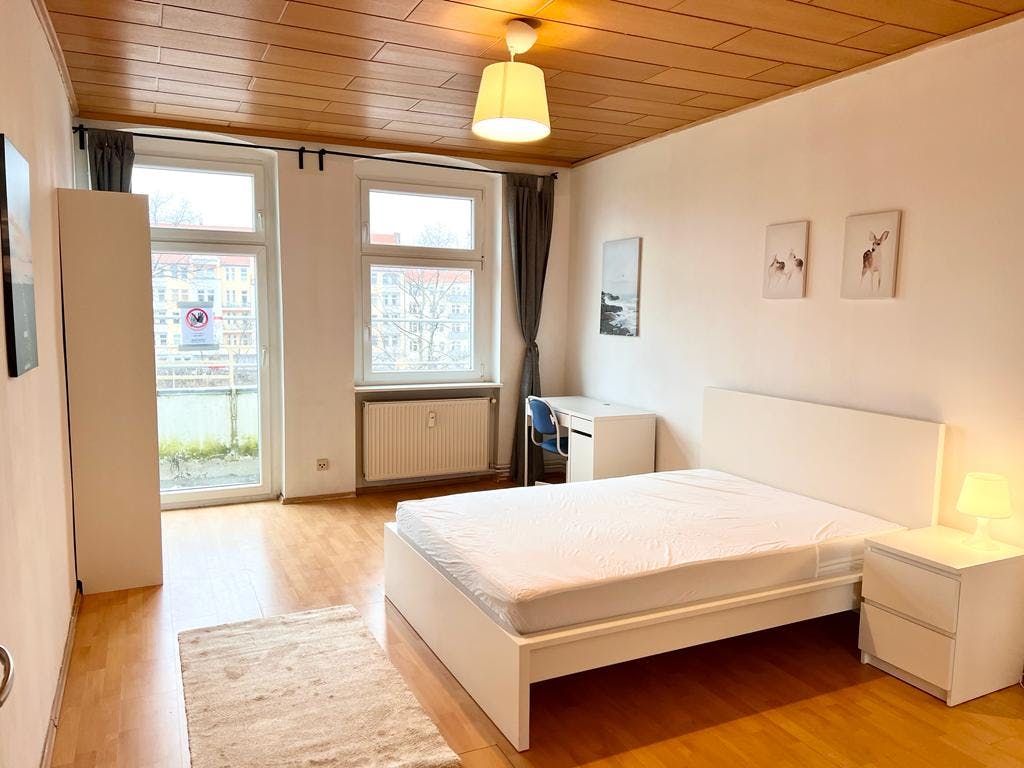 Ringbahnstraße, Berlin preview