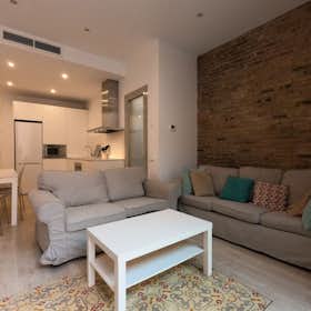 Apartment for rent for €2,600 per month in Barcelona, Carrer de Provença
