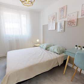 Private room for rent for €530 per month in Villeurbanne, Rue Hippolyte Kahn