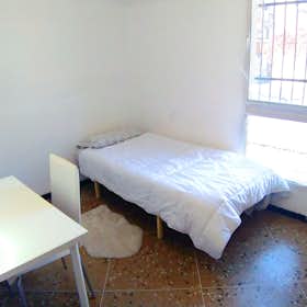 Private room for rent for €380 per month in Valencia, Carrer Submarí