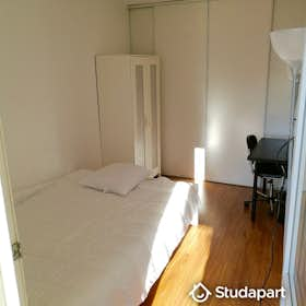 Private room for rent for €525 per month in Noisiel, Allée Gaston Bachelard