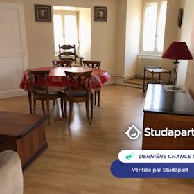 Wohnung zu mieten für 1.375 € pro Monat in Strasbourg, Rue des Bonnes Gens