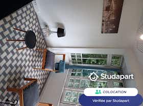 私人房间 正在以 €350 的月租出租，其位于 Évreux, Boulevard Gambetta