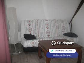 Privé kamer te huur voor € 400 per maand in Quincy-Voisins, Rue Madame Cholin