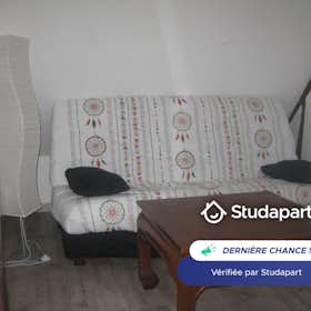 Отдельная комната сдается в аренду за 400 € в месяц в Quincy-Voisins, Rue Madame Cholin