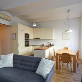 Apartment for rent for €2,090 per month in Barcelona, Carrer del General Castaños