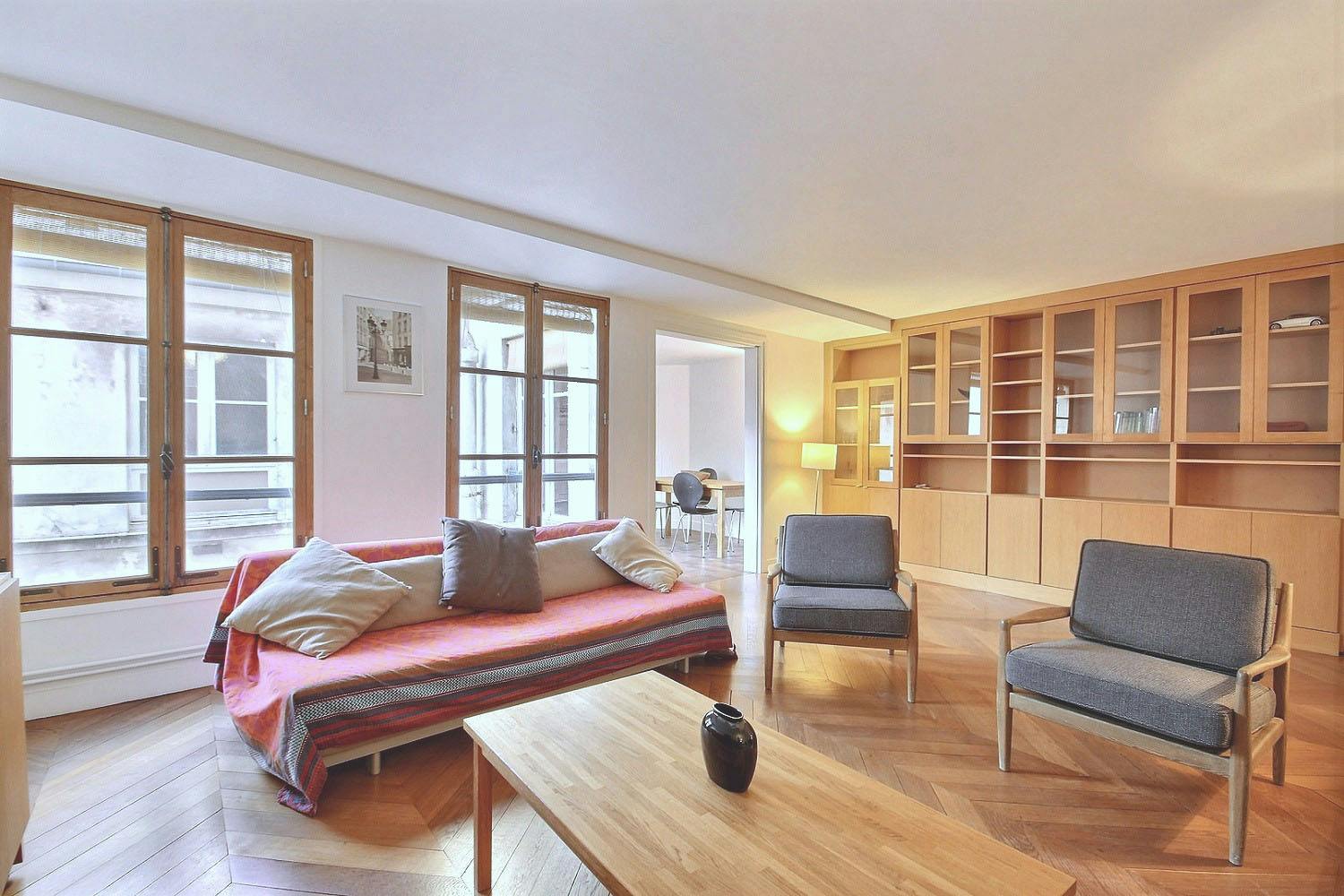Apartment for rent for €3,989 per month in Paris, Rue Bonaparte