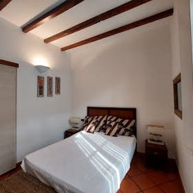 Appartement te huur voor € 1.250 per maand in Milan, Via Leone Tolstoj